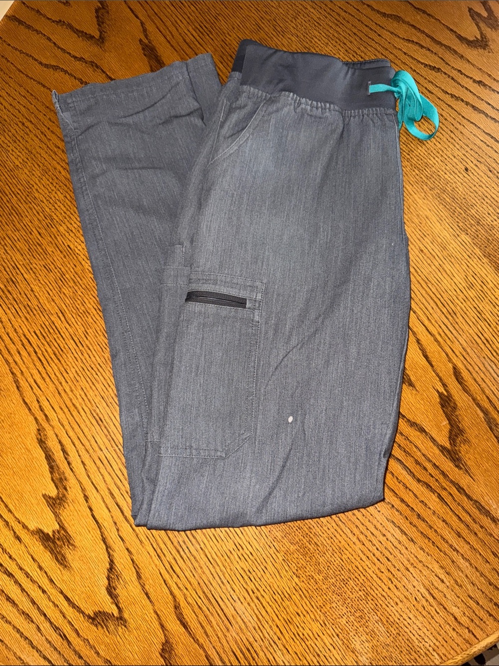 Women’s figs grey bottoms